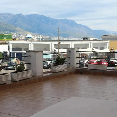 アパート Dalla Terrazza Quattrocento88 ガエータ